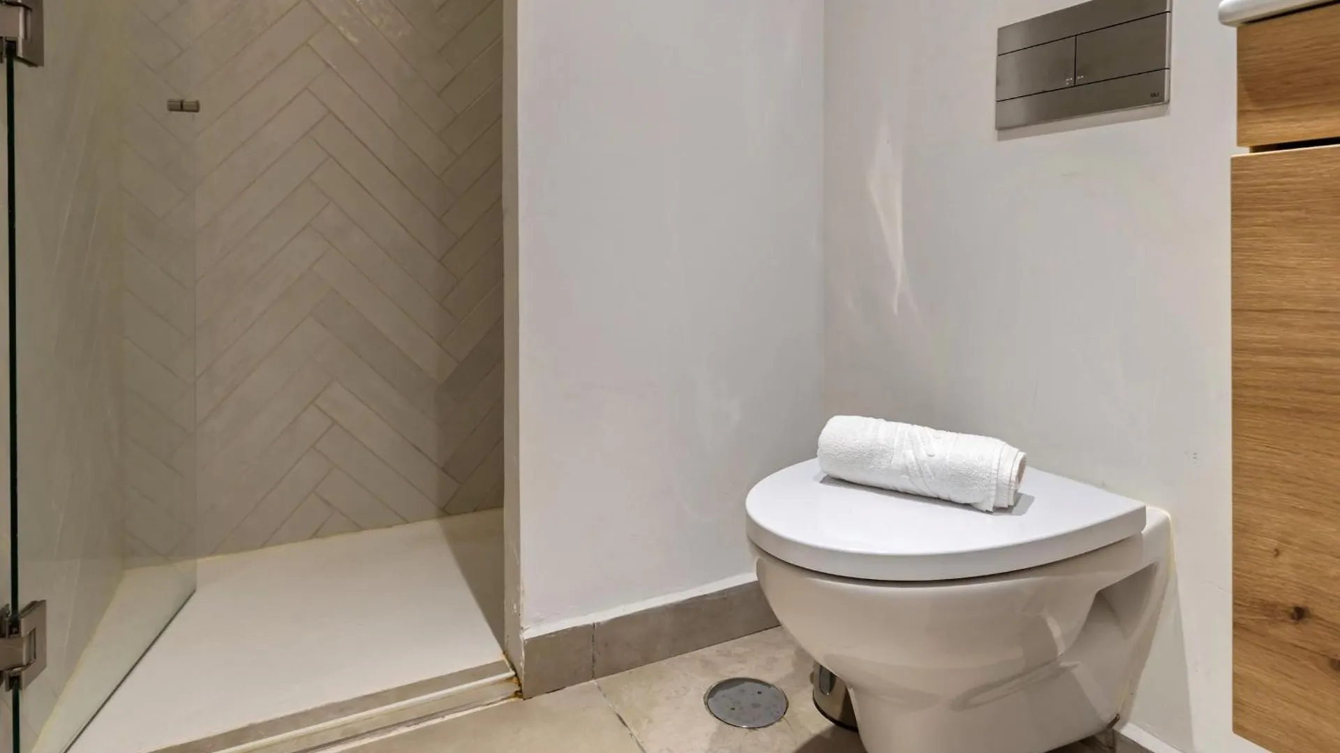 Lovelystay - Penthouse On The Tagus In Alfama Lissabon