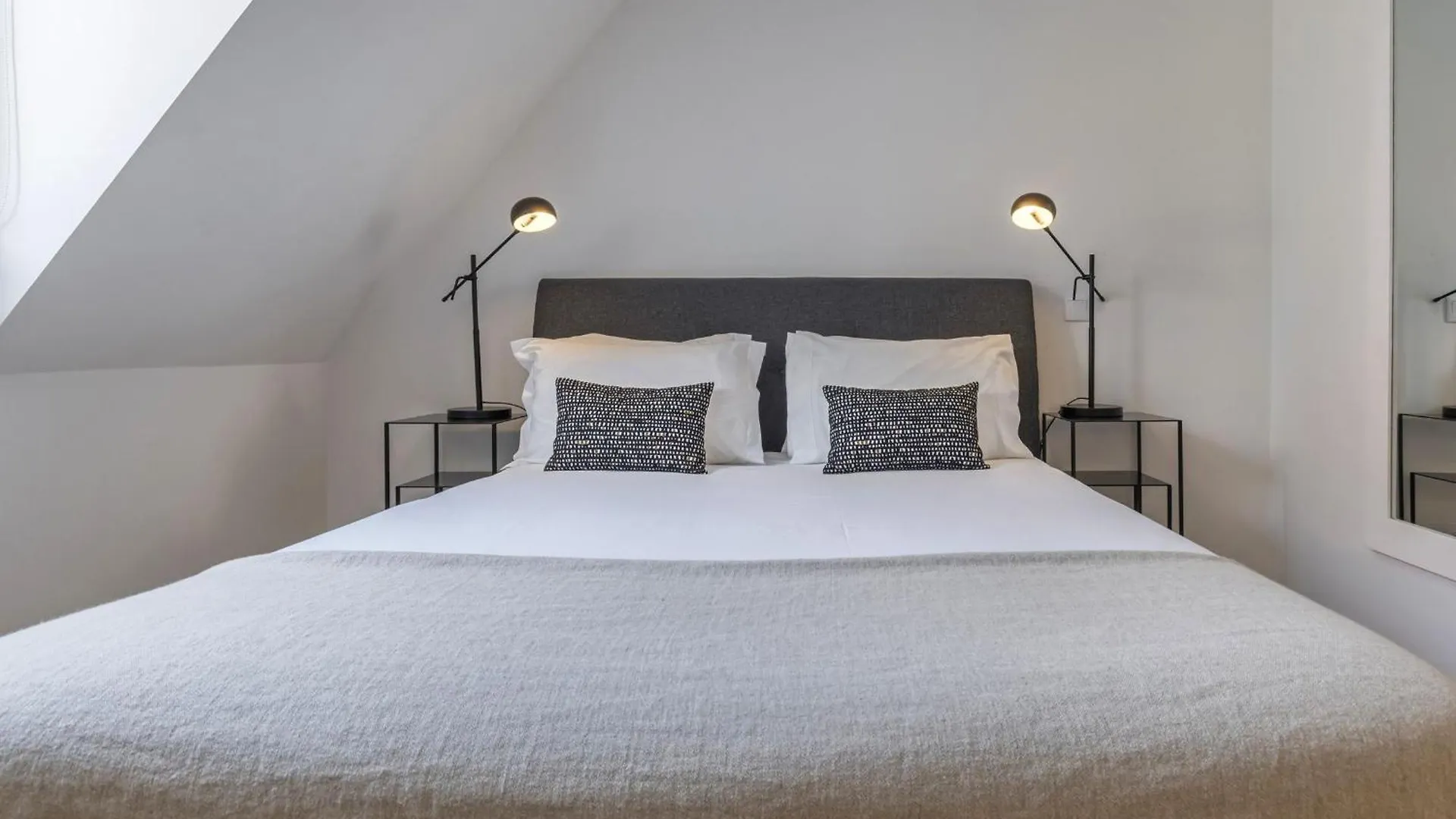Lovelystay - Penthouse On The Tagus In Alfama Lisbon