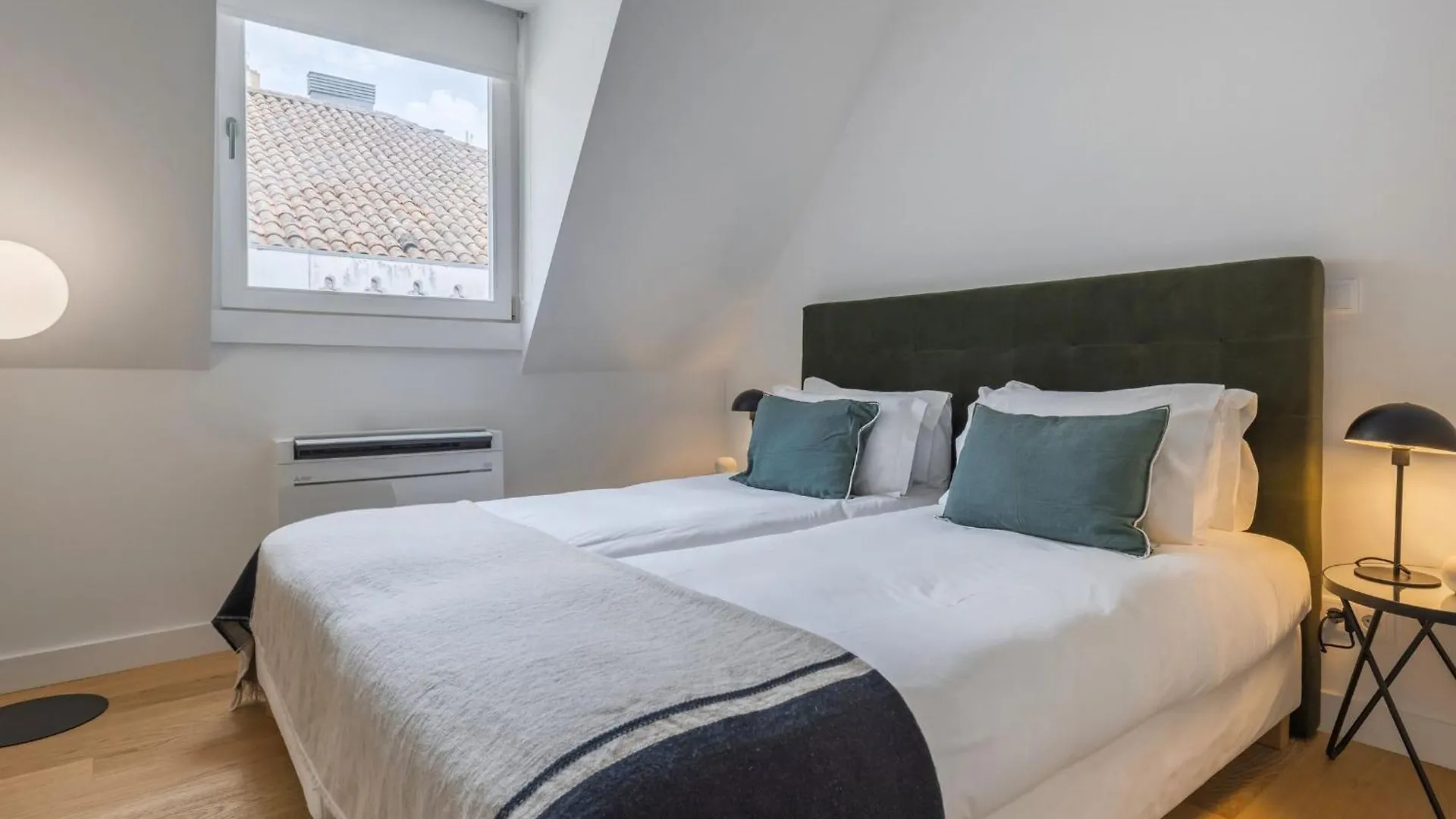 Lovelystay - Penthouse On The Tagus In Alfama Lisbon Portugal
